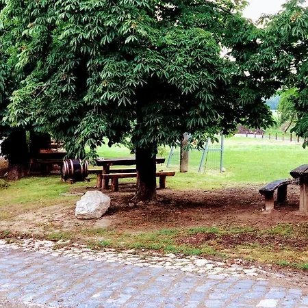Apartman Nad Vinnym Sklepom Pouzdrany Exteriér fotografie