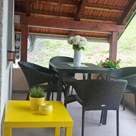 Apartman Nad Vinnym Sklepom Pouzdrany Exteriér fotografie